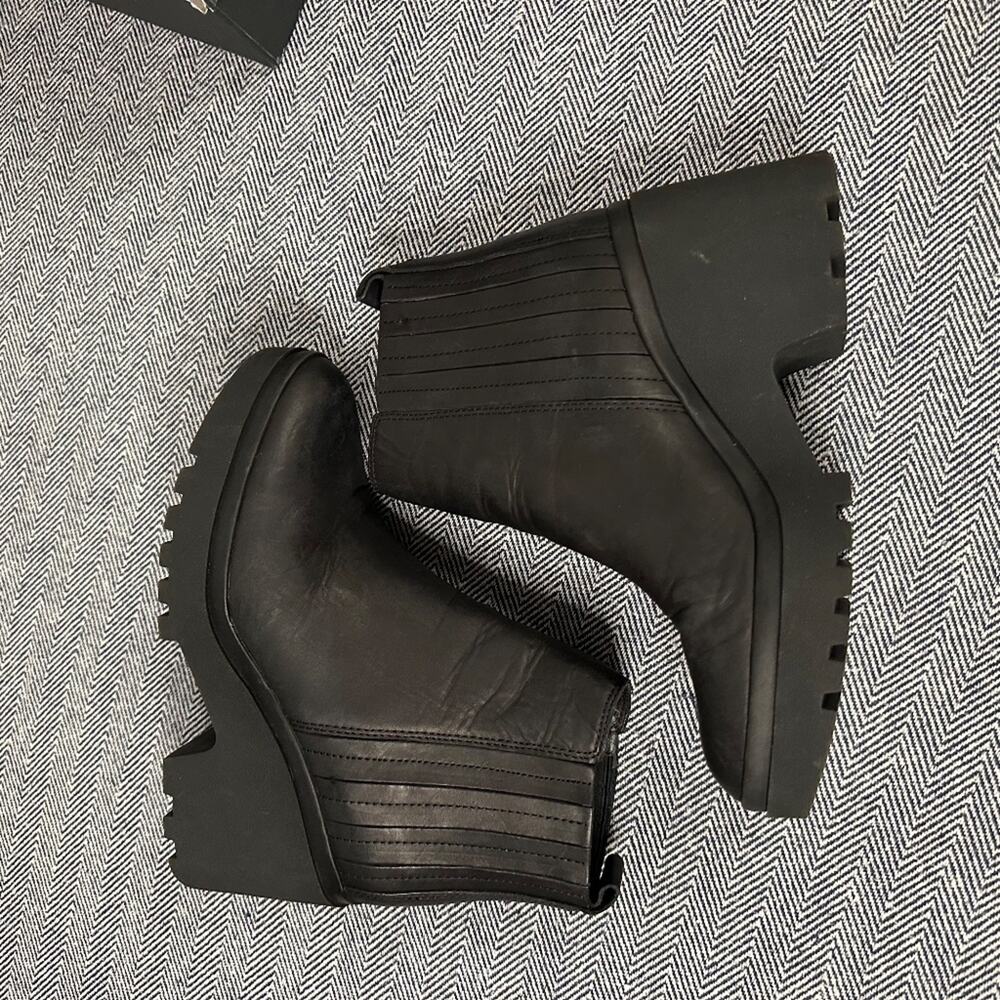 EILEEN FISHER - Kat LT Chunky Leather Bootie - Picture 7 of 9